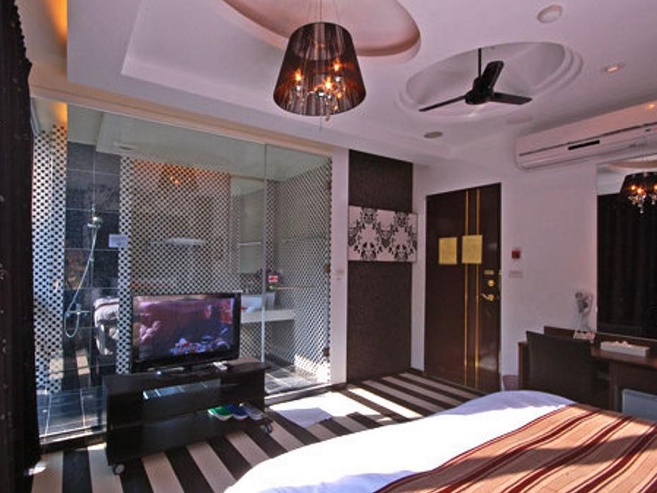 Full House Bed And Breakfast Nantou Exteriör bild