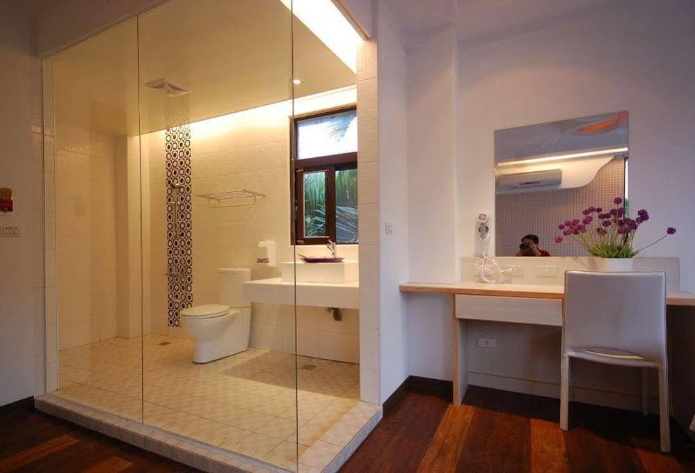 Full House Bed And Breakfast Nantou Exteriör bild