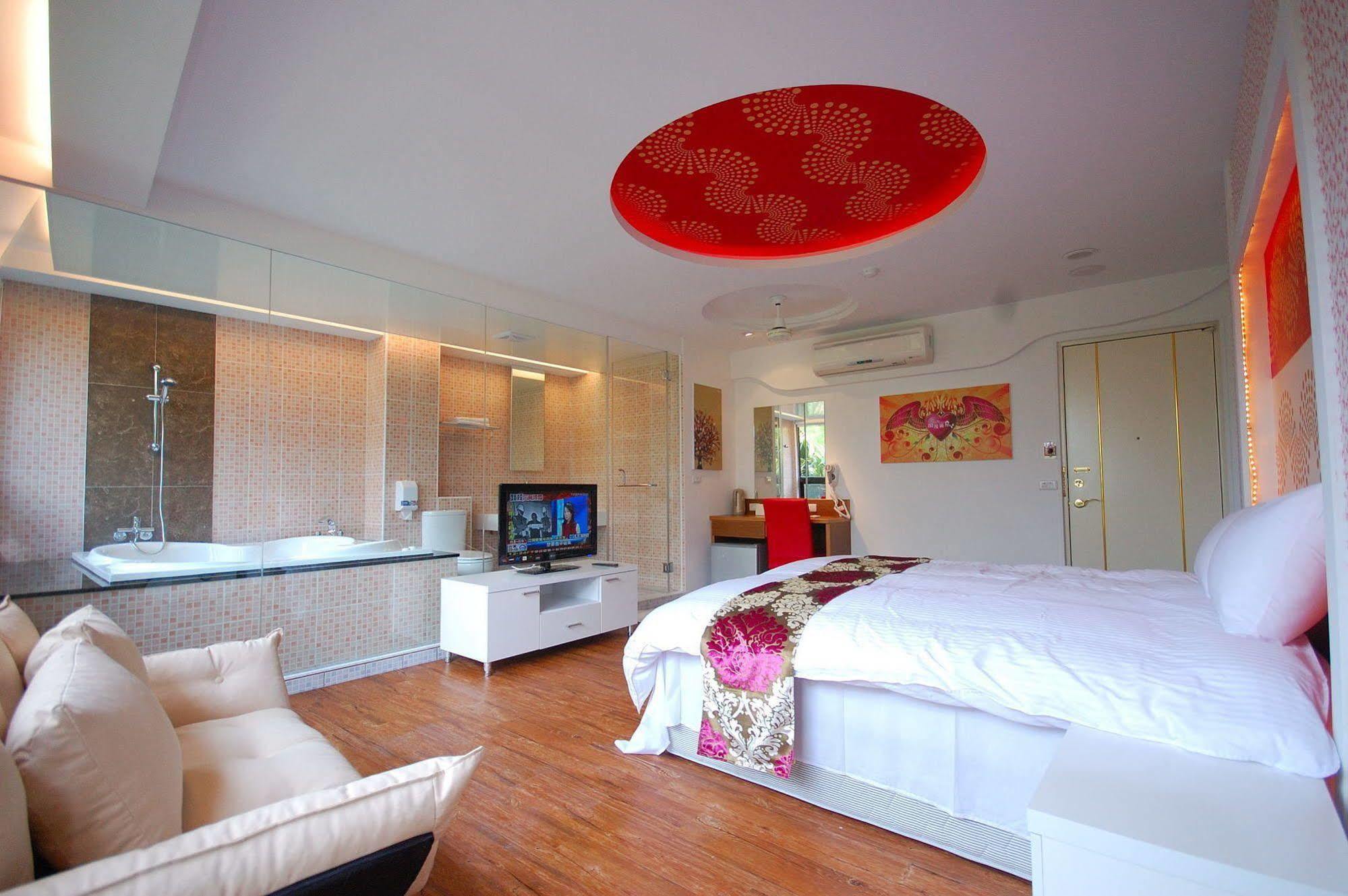 Full House Bed And Breakfast Nantou Exteriör bild