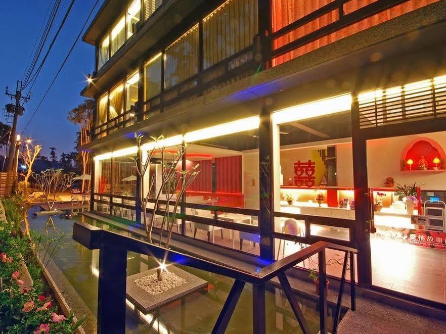Full House Bed And Breakfast Nantou Exteriör bild